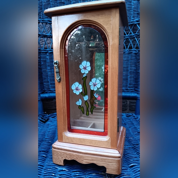 Montgomery Ward Other - Vintage Montgomery Ward By Wondercrafts stained glass jewelry box